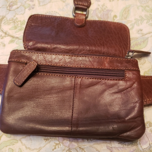 100% Leather Hip Purse - Picture 4 of 16
